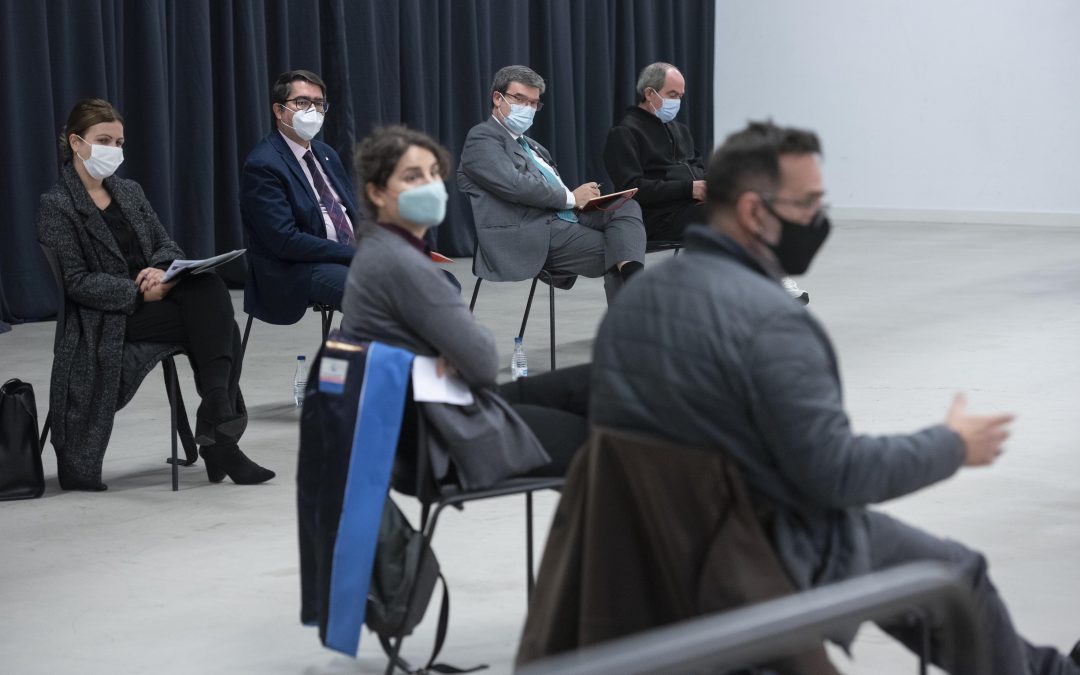 Mayor of Bilbao meets with artists selected for cultural grants