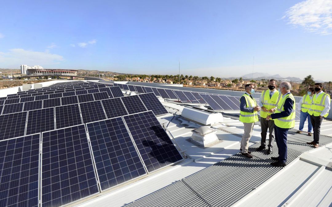 Murcia avoids the emission of about 75 tons of CO2 into the atmosphere each year thanks to the tram’s solar panels