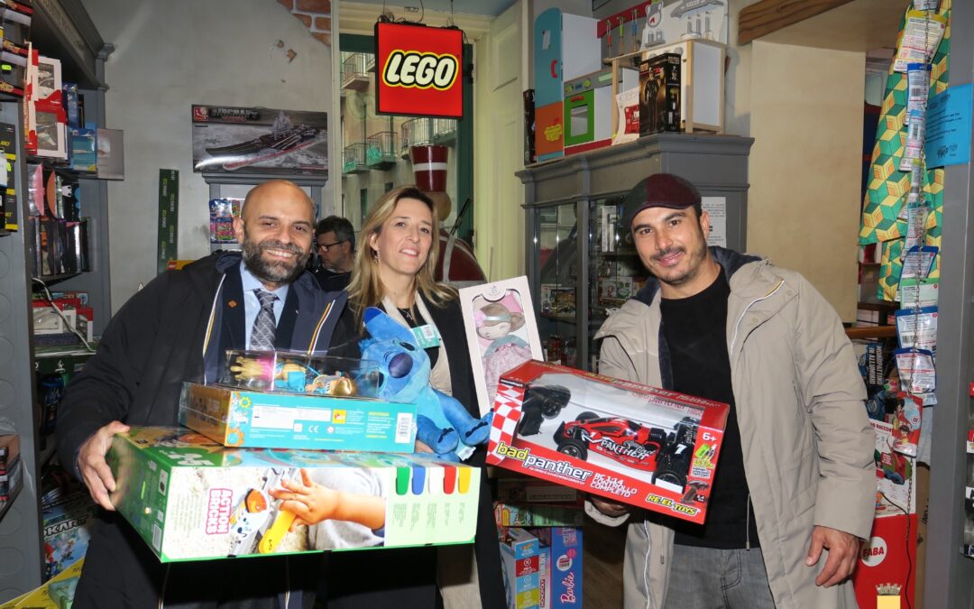 Naples calls for donations of toys and books for children from low-income families